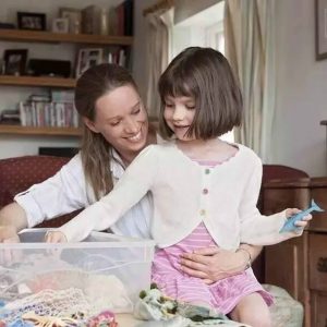 有喵星人相伴，7歲孤獨癥女孩妙筆生花