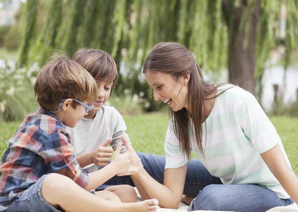 如何教自閉癥兒童理解短語和句子？
