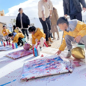 關(guān)愛自閉癥兒童公益畫展《一呼一吸》在大理舉行
