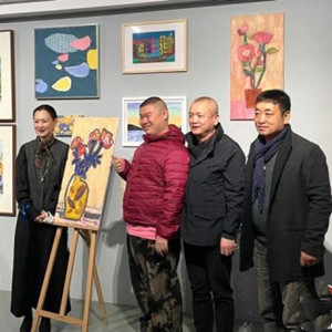 自閉癥青年黃太陽(yáng)公益畫(huà)展在杭州舉行