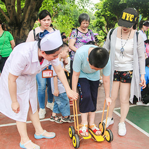 南寧長(zhǎng)江醫(yī)院關(guān)愛孤獨(dú)癥兒童開展公益宣傳義診活動(dòng)