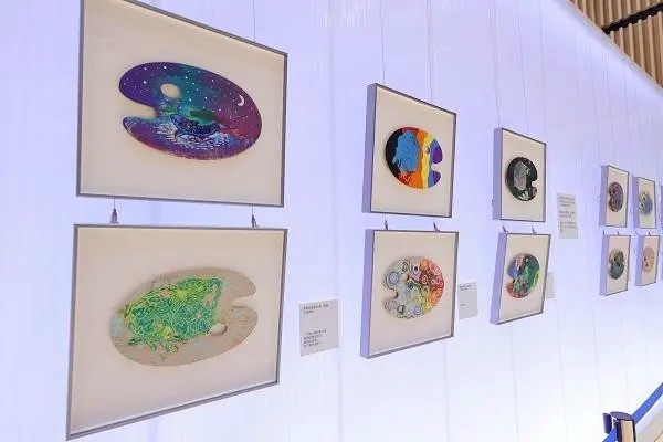 “地球上的星星”關(guān)愛自閉癥兒童融合藝術(shù)展在上海開幕