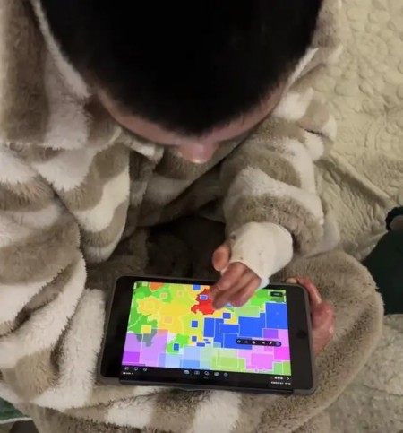 株洲自閉癥男孩用色塊繪制中國地圖