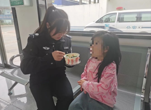 驚呆了！6歲自閉癥女童從泉州走到廈門